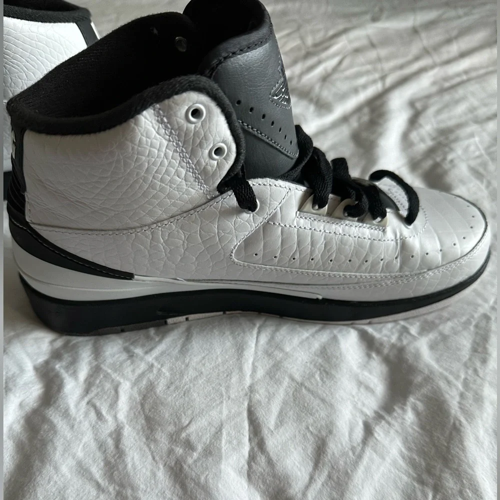 Air Jordan 2 Retro "Wing It" Youth Size 7 NWOT - Picture 9 of 13